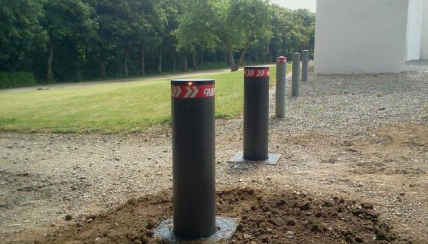 The new & better technology for road safety : automatic bollards