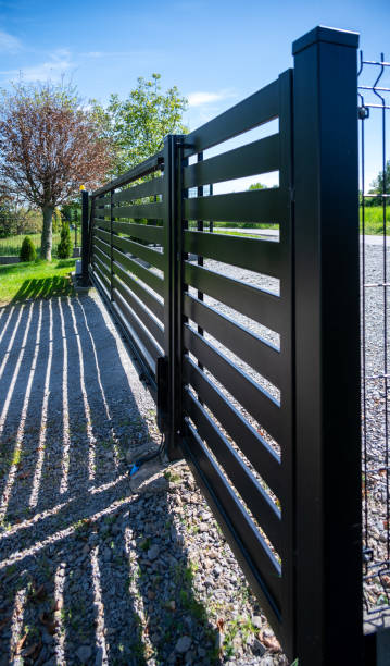 Modern sliding gate